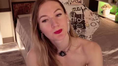 Snapshot of hello_lisha chatting on 07/03/26, 08:21 Alisia Monday to Friday from 10 am to 4 pm GMT 2 online show from 07/03/26, 08:21