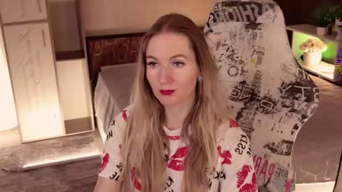 Snapshot of hello_lisha chatting on 07/09/26, 08:18 Alisia Monday to Friday from 10 am to 4 pm GMT 2 online show from 07/09/26, 08:18
