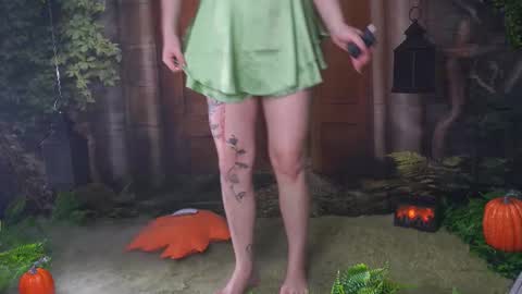 Taya online show from 10/15/25, 12:27