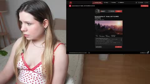 Snapshot of hello_taya chatting on 04/22/26, 12:39 Taya online show from 04/22/26, 12:39