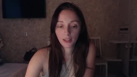 Snapshot of hellokittykaty chatting on 12/19/24, 06:45 Victory online show from 12/19/24, 06:45