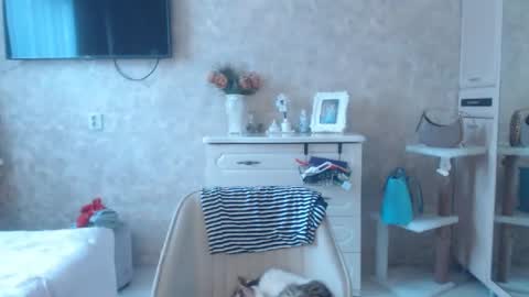 Snapshot of hellokittykaty chatting on 01/13/25, 10:25 Victory online show from 01/13/25, 10:25