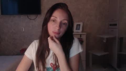 Snapshot of hellokittykaty chatting on 01/17/25, 06:26 Victory online show from 01/17/25, 06:26