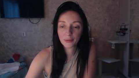 Snapshot of hellokittykaty chatting on 01/27/25, 07:14 Victory online show from 01/27/25, 07:14