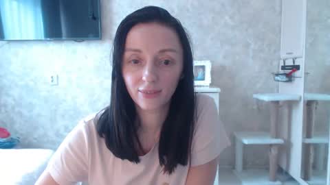 Snapshot of hellokittykaty chatting on 02/18/25, 09:32 Victory online show from 02/18/25, 09:32