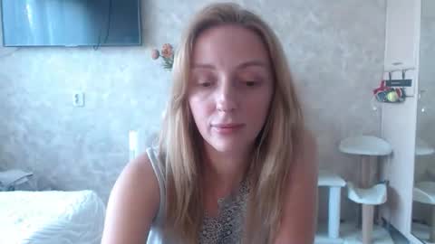 Snapshot of hellokittykaty chatting on 09/10/25, 06:35 Victory online show from 09/10/25, 06:35