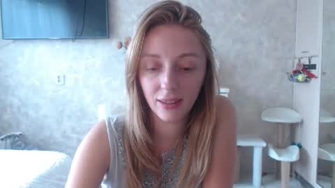 Snapshot of hellokittykaty chatting on 09/16/25, 06:14 Victory online show from 09/16/25, 06:14