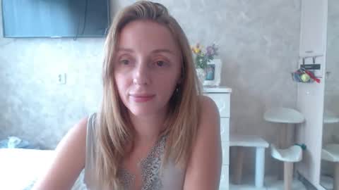 Snapshot of hellokittykaty chatting on 09/19/25, 07:10 Victory online show from 09/19/25, 07:10