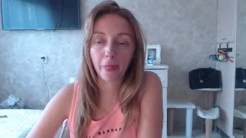 Snapshot of hellokittykaty chatting on 10/13/25, 06:13 Victory online show from 10/13/25, 06:13