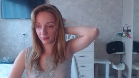 Snapshot of hellokittykaty chatting on 10/16/25, 06:25 Victory online show from 10/16/25, 06:25