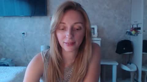 Snapshot of hellokittykaty chatting on 11/14/25, 06:45 Victory online show from 11/14/25, 06:45