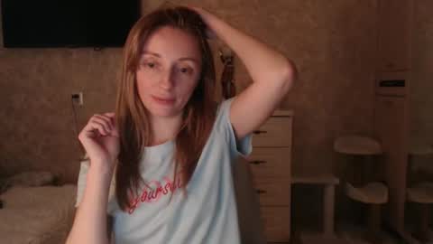 Snapshot of hellokittykaty chatting on 01/19/26, 06:06 Victory online show from 01/19/26, 06:06