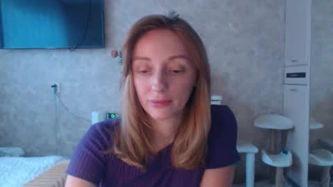 Snapshot of hellokittykaty chatting on 02/12/26, 06:30 Victory online show from 02/12/26, 06:30