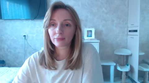 Snapshot of hellokittykaty chatting on 02/18/26, 06:31 Victory online show from 02/18/26, 06:31