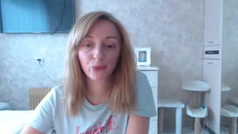 Snapshot of hellokittykaty chatting on 02/20/26, 06:37 Victory online show from 02/20/26, 06:37