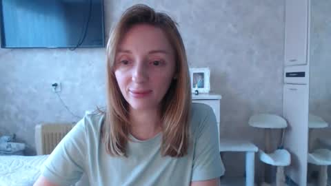 Snapshot of hellokittykaty chatting on 02/24/26, 06:33 Victory online show from 02/24/26, 06:33