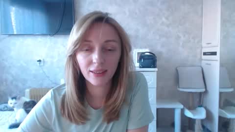 Snapshot of hellokittykaty chatting on 02/25/26, 06:56 Victory online show from 02/25/26, 06:56