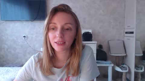 Snapshot of hellokittykaty chatting on 03/02/26, 06:36 Victory online show from 03/02/26, 06:36