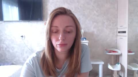 Snapshot of hellokittykaty chatting on 04/22/26, 07:33 Victory online show from 04/22/26, 07:33