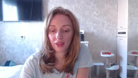 Snapshot of hellokittykaty chatting on 05/18/26, 06:08 Victory online show from 05/18/26, 06:08