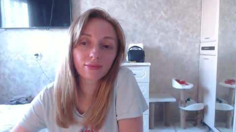 Snapshot of hellokittykaty chatting on 05/20/26, 06:19 Victory online show from 05/20/26, 06:19