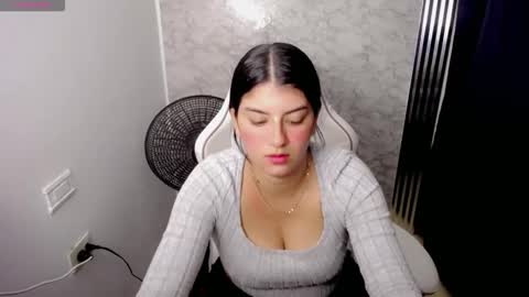 helloo_kityy25 online show from 01/06/26, 02:48