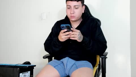 Snapshot of hellstar_team chatting on 10/30/25, 05:09 Star and Andy online show from 10/30/25, 05:09