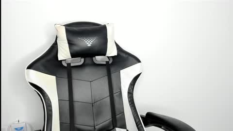 heluehorny13 online show from 02/12/25, 07:13