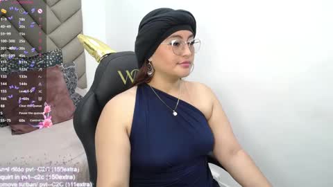 Zahira online show from 09/30/25, 08:03