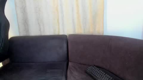 henrik_senn online show from 10/17/25, 02:48