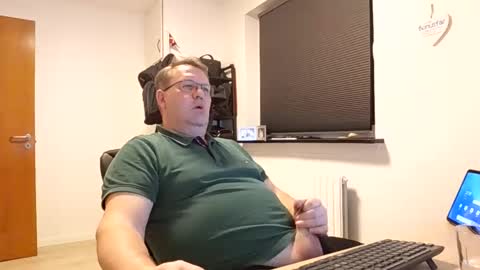 henrikrp1971 online show from 02/06/25, 09:17