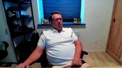 Snapshot of henrikrp1971 chatting on 07/08/26, 12:42 henrikrp1971 online show from 07/08/26, 12:42