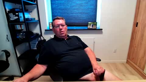 Snapshot of henrikrp1971 chatting on 07/09/26, 09:13 henrikrp1971 online show from 07/09/26, 09:13