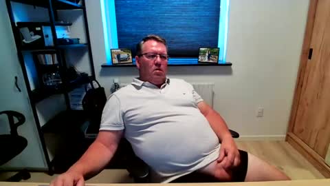 Snapshot of henrikrp1971 chatting on 07/16/26, 11:05 henrikrp1971 online show from 07/16/26, 11:05