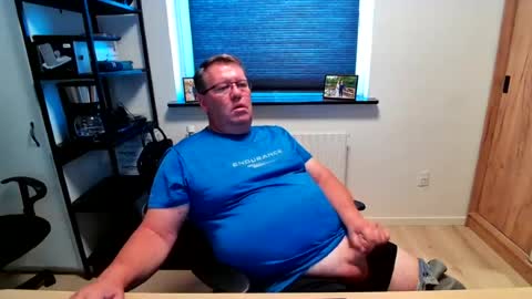 Snapshot of henrikrp1971 chatting on 07/17/26, 11:17 henrikrp1971 online show from 07/17/26, 11:17