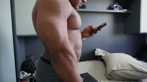 Henri online show from 11/25/25, 07:03