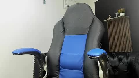 henrydouglas online show from 04/17/26, 12:08