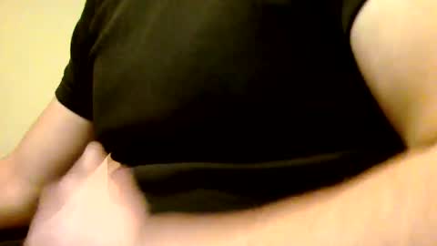 Snapshot of heretost chatting on 01/02/25, 01:06 mr D online show from 01/02/25, 01:06