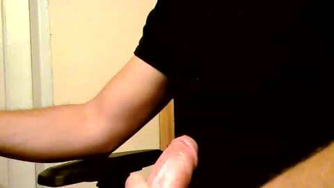 Snapshot of heretost chatting on 10/05/25, 03:54 mr D online show from 10/05/25, 03:54