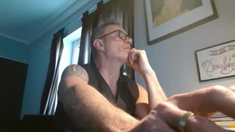 Snapshot of hering76 chatting on 03/04/26, 07:25 hering76 online show from 03/04/26, 07:25