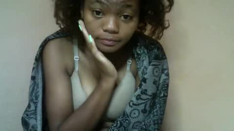 herisse01 online show from 05/18/26, 10:48