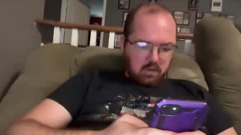 Snapshot of herkimer95 chatting on 10/20/25, 01:11 herkimer95 online show from 10/20/25, 01:11