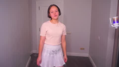 Snapshot of herminaabedi chatting on 11/22/25, 02:16 Hermina online show from 11/22/25, 02:16