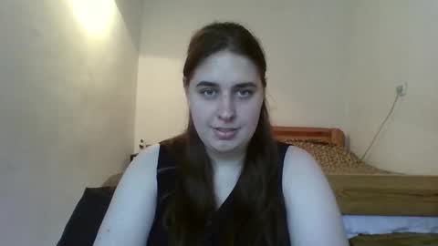 hess_luna_ online show from 09/26/25, 10:30