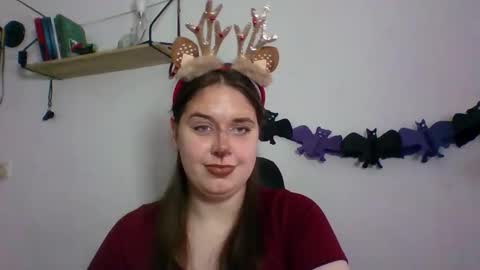 hess_luna_ online show from 10/22/25, 09:09