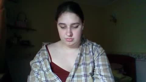 hess_luna_ online show from 11/08/25, 10:04