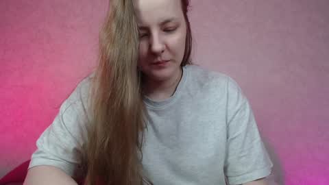 Snapshot of hesssa chatting on 12/25/24, 02:23 Hesssa Prime time The broadcasts start at 3am and 3 pm London time online show from 12/25/24, 02:23
