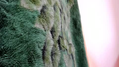 Snapshot of hesttia_ chatting on 09/28/25, 10:04 hesttia_ online show from 09/28/25, 10:04