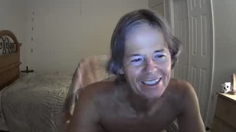 Snapshot of hewes1 chatting on 07/09/26, 07:23 hewes1 online show from 07/09/26, 07:23