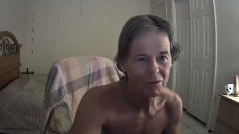 Snapshot of hewes1 chatting on 07/10/26, 06:39 hewes1 online show from 07/10/26, 06:39